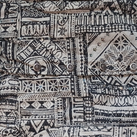 Reversible Jacket - 2 in one! Sz M. Black with quilt stitching, and blk and wht - Picture 6 of 7